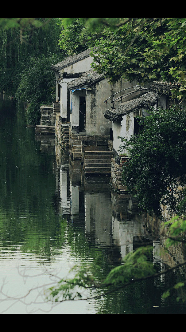 惊觉相思不露，原来只因已入骨。