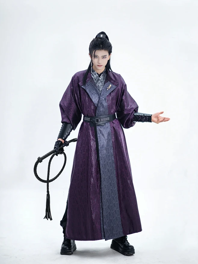武侠风/鞭子/拿鞭 动作参考 - 小红书