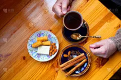 男人,咖啡,早餐,精神振作,糖果店,肉桂,仅一个老年男人,热饮,早晨,乡村风格