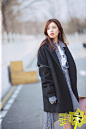 #FB The 6th Issue# 她是气质清新的新生代小花，她是人美衣Q高的百变cool girl，她更是FB相约三年的好“火伴儿”。@周雨彤微博 演绎的四组春季实用造型，层次丰富又和谐有趣，个性酷感中透着满满的少女力。
策划&造型：@韩火火工作室 
摄影：@AXstudio 
#春天穿什么# ​​​​