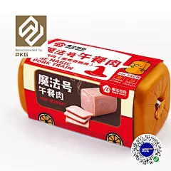 四川金忠食品是国家级农业产业化重点龙头企业，此次旗下⻄式肉制品品牌“魔法妈妈”推出新产品的包装设计，抓住品牌核心“魔法”两字，将真实产品特点融合创意插画，拟⼈化的讲述着一日三餐中有趣的，关于魔法美味家庭的⼩故事，体现出产品快捷犹如变魔法般烹饪出美味的菜肴，传递着品牌亲和、温馨、幸福的感官体验。产品文案结合产品特征成为每款故事主要脉络，该故事有较强的延展性，可根据故事性的挖掘产品特征，运⽤在品牌后续开发的产品中，形成魔法妈妈系列特有的产品特色。