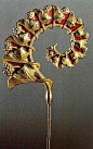 Hairpin the Jewels of Laliique ed Yvonne Brunhammer5 ivy and clover
