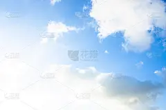 蓝天白云白色的背景。