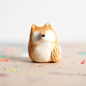 加利福尼亚手工艺术家leanimale用粘土捏制的萌系手作小动物，细节生动，形象可人。这些作品均在Etsy上销售。