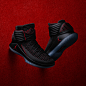 Air Jordan 32 复刻版和元年款系列。Jordan.com : Share