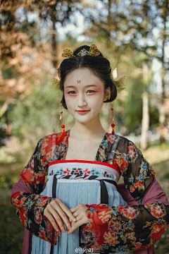 吴芽宸采集到汉服