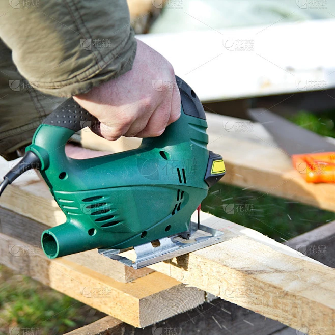 线锯手素材-花瓣网