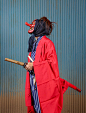 法国摄影师 Charles Fréger 的另一本影集《Yokainoshima（妖怪之岛）》。在日本各地旅拍，通过拍摄日本民俗祭祀中出现的妖怪装扮，记录日本的“妖怪文化”。（charlesfreger.com）1-天狗  2-生剥 3-狐仙 4-钱太鼓演员装扮  5-“Kyoman”舞蹈演员戏服  6-仙鹤  7-“Tsuburosashi”舞蹈演员装扮  8-击鼓 ​​​​...展开全文c