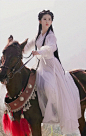 刘亦菲 小龙女白衣骑马