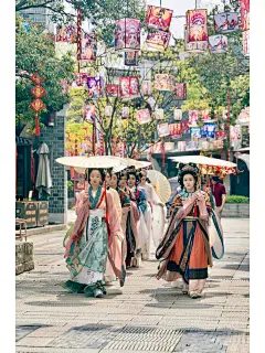 五一铜官窑百人华服大巡游美极了! - 小红书