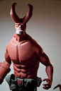 經典傑作第二彈！Mike Mignola 版 1/6 比例《地獄怪客》雕像 第二版 | 玩具人Toy People News : 法國知名造型品牌Fariboles Productions，與世界頂級原型師Alban Ficat 所合作的作品 – Mike Mignola 版 1/6 比例《地獄怪客》雕像，在去年瞬間秒殺受罄之後，今年將再度推出全新的第二版！ 大漲價的預感，各位喜愛Mike Mignola 與Alban Ficat 作品的玩具人，這次別再錯過啦～

在第一彈取得了巨大成功的驚人成績之後，A