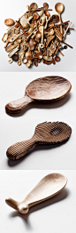 手工雕刻的木汤匙-挪威设计师Stain Korntved Ruud作品，采用超过20种木材，制作工艺超过19周，花了一年探索有机木材品质并研究如何通过手工雕刻这些品质木材封面大图