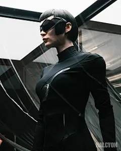 Mugler和Gentle Monster将于首尔开设特别快闪店，以纪念他们的新眼镜系列。 ⠀ 这次快闪店是一个体验Mugler和Gentle Monster大胆和动感的空间，通过动态物体传达了两个品牌的强大身份，访客可以近距离体验有机和结构化形状的现代和未来设计。 ⠀ 在这个空间中，访客还可以直接看到此次系列的主要产品Spiral 01和Spiral 02。Spiral 01的设计表现出几何而强烈的能量，而Spiral 02则以有机的线条细节和铬标装饰营造出现代氛围。 ⠀ Mugler ✕ Gentle