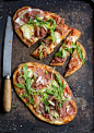 easy naan bread pizza with roasted tomato sauce : I’ve taken a store bought naan bread and turned it into a delicious base for a pizza because everyone should keep naan bread and tortillas in their freezer for those pizza emergencies. Tortillas gi…