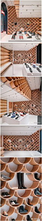 隈研吾（Kengo Kuma）重新设计了西班牙鞋履品牌CAMPER巴塞罗那的门店
这些店铺的空间的设计，都极具特色，展示出品牌个性