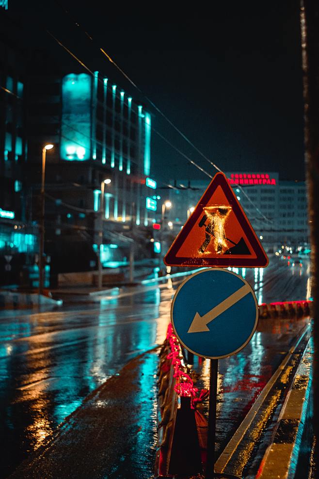 下雨的城市