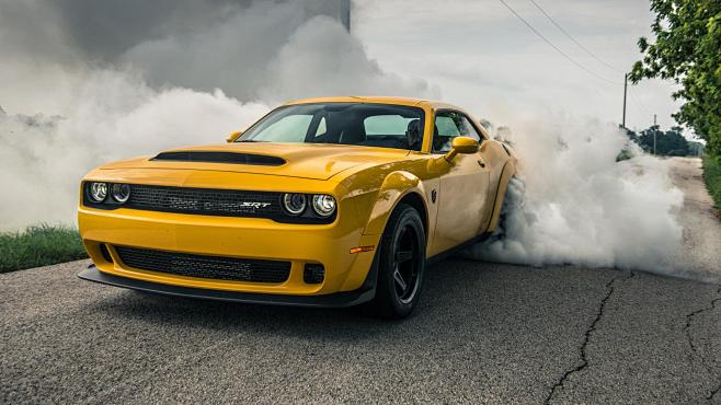 Dodge Challenger SRT...