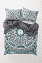 Magical Thinking Petra Geo Medallion Duvet Cover: 