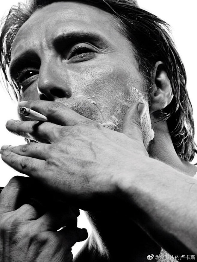 一组麦子叔Mads Mikkelsen抽...