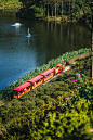 OMG,听说欢乐田园的小火车入选世界级可爱?!_地点 : 瑞士瓦莱山上的悬崖小火车 据说每当火车来了的时候 毕竟世界级可爱的小火车 开往花花世界的复古小火车出发啦 红色的小火车吞吐着白色蒸汽 简直是约会的最最最佳选择 …