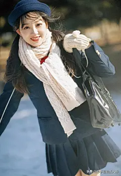 美女壁纸第922期-活泼娇娃 舞轻纱飘少女-今日头条