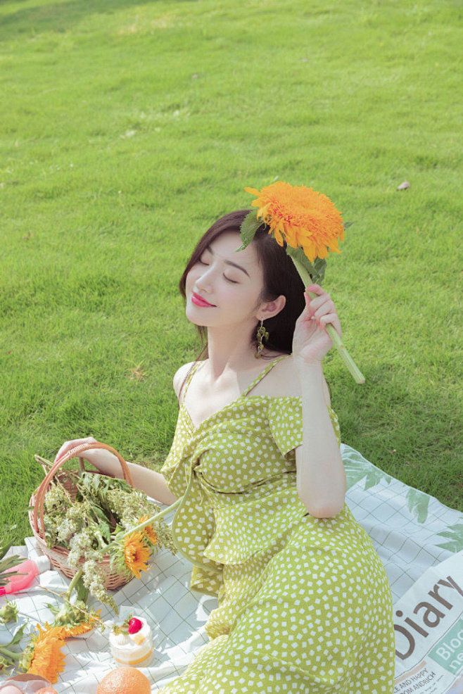 #景甜野餐氛围感大片#
景甜野餐氛围感大...