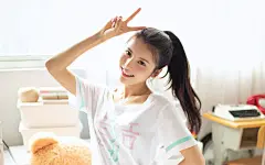 性感马尾少女高清桌面壁纸