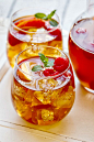 sweet tea sangria with raspberries and fresh summer peaches | thewickednoodle.com