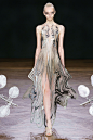 Iris van Herpen Fall 2019 Couture Fashion Show : The complete Iris van Herpen Fall 2019 Couture fashion show now on Vogue Runway.