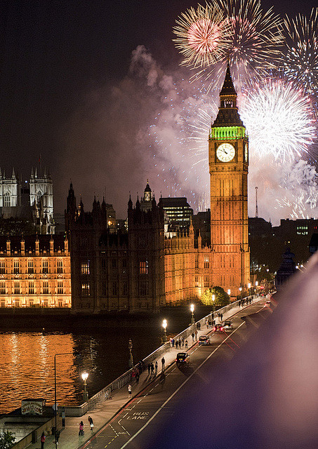 欢乐。威斯敏斯特大本钟（Big Ben）...