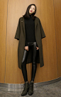简约纯色大衣外套，版型很好，上身效果极佳，搭配黑色打底裤，特别的显瘦哦。
 #英伦# #街拍# #潮人# #名模# #欧美#