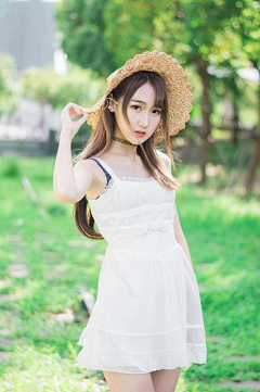 用阳光勾勒出我幸福的微笑采集到美女
