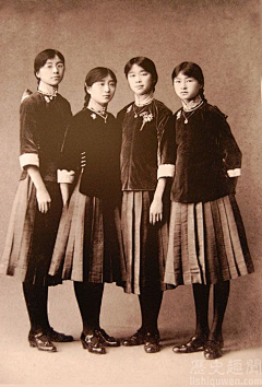 格注采集到近代服装