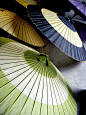 Oil-paper umbrellas with a bamboo frame
Obuse, JAPAN