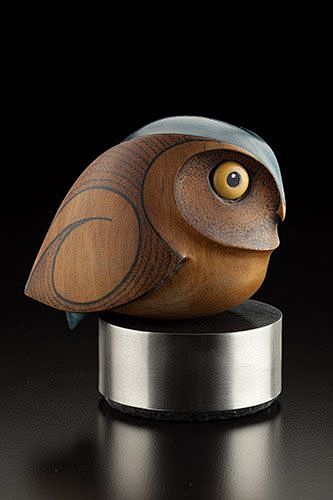 新西兰艺术家Rex Homan的鸟类木雕...
