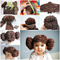 Do you wanna try this quick and easy Princess Leia Yarn Wig for your Star Wars fans ? It’s so adorable and perfect for dressing up your little angels and imagine the fun photos you can take with that. You can whip one up in minutes!

Materials you will ne