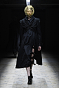 Noir Kei Ninomiya2022秋冬高级成衣发布秀_2022Paris,巴黎时装周图片_T台展示_VOGUE时尚网'