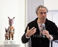 【图】西班牙雅致瓷偶 (Lladro) 与艺术家Gary Baseman合作推出新瓷偶，诙谐幽默的“坏小孩”你是否喜欢？_瓷玩偶_海报时尚网