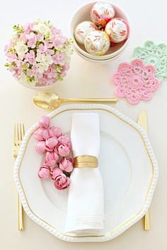 Pastel table decor