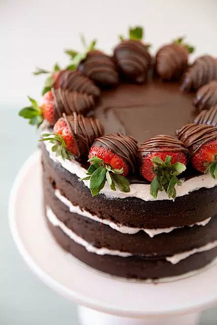 Naked Cake 裸蛋糕.
在层层扎...