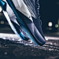 BrandBlack FutureLegend #履程发售提醒# 原为贾马尔·克劳福德设计的最新一代签名鞋，因为克六的离去而不得不更名为FutureLegend，并将于本周五发售，售价仅为100美元，前卫的造型是否会为鞋迷所接受？这个小众品牌的未来到底会走向何方？
