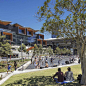 悉尼达令港公共空间 Darling Harbour Public Realm / HASSELL :   HASSELL: 达令港改造是20年来悉尼城中最重要的城市更新计划——是重塑这一重要街区的“一次千载难逢的机会”。达令港片区现已成为由三幢壮观的独立建筑组成的悉尼国际会议中心(ICC Sydney)以及一家奢华酒店的所在地，新的综合体街区也即将亮相。HASS...