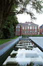 The redesign of the Mayor Muller Plaza is the centerpiece in the ongoing renovation of the historic city and the Georgswall Park in Aurich (Germany). 