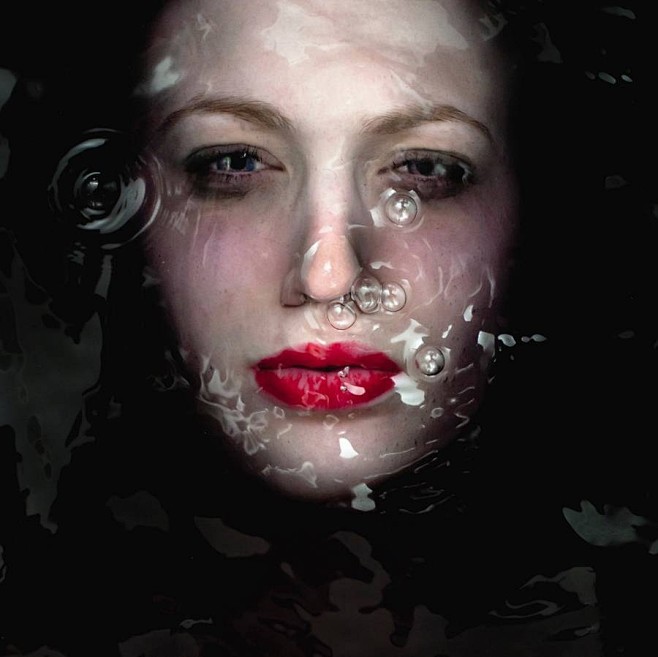 Marc Lamey | 水中的妆容时尚...