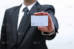 男商人,名片,拿着,水平画幅,会议,金融,户外,男性,彩色图片,办公楼外观