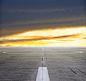 广场,地面,路,机场,停机坪_6bfcc123c_金色云景下的机场停机坪_创意图片_Getty Images China