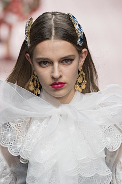 三天er采集到Dolce&Gabbana2019年春夏高级成衣时装发布