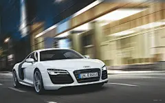 2013款奥迪R8桌面高清壁纸桌面壁纸1