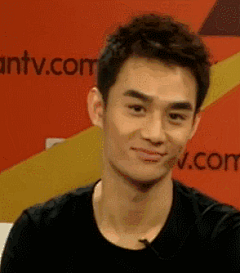 #我和王凯去旅行# 行走的 表情包boy 妹子们6年前的凯凯 快来膜拜哈哈哈 也是这么的让人like 快来乐呵乐呵