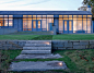 Chilmark别墅住宅庭院景观(asla) by STIMSON STUDIO : 　　STIMSONSTUDIO：这个占地4英亩的项目在Martha葡萄园的末碛石上设置了很高的位置，强调了冰川景观的独特品质，为南方提供了广阔的海洋景观。现有的冰川断层和